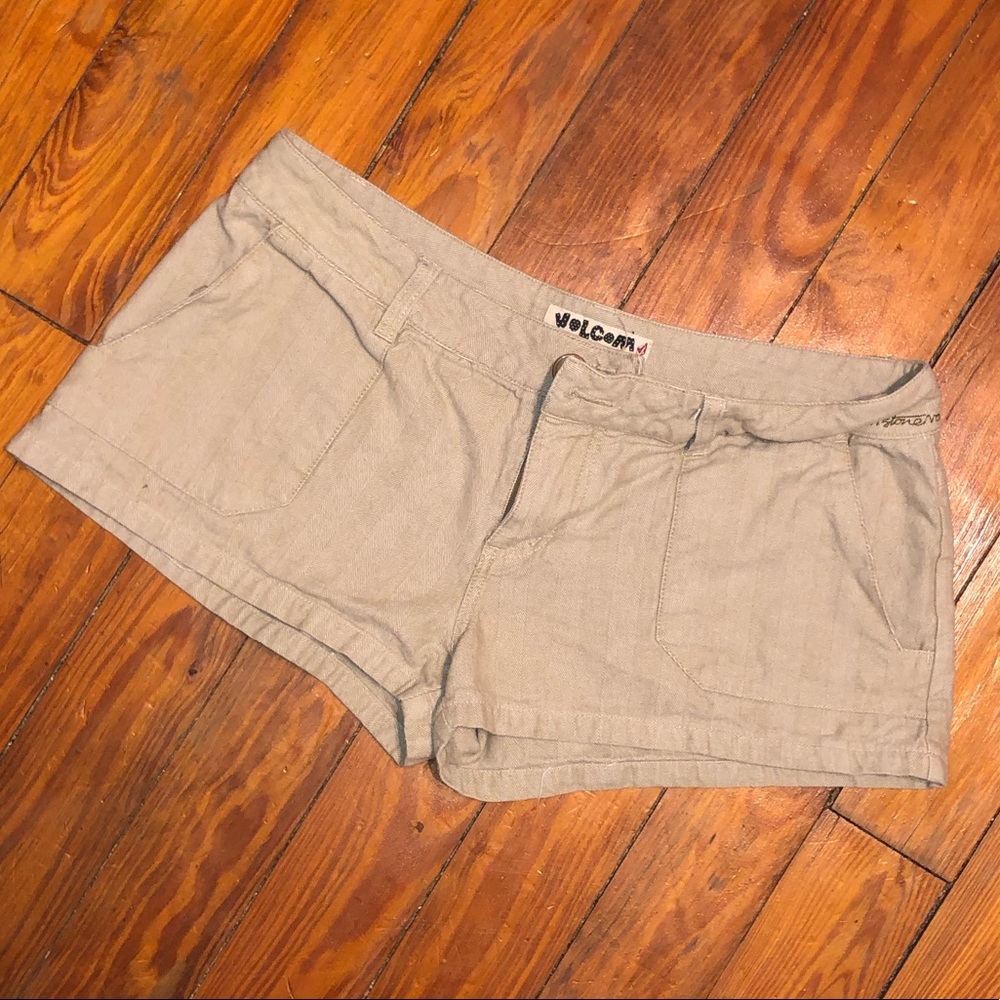 Volcom Khaki Shorts💜EUC